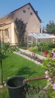 Ponúkame na predaj kompletne zrekonštruovanýrodinný dom v S - 3