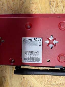 Mikrotik RB2011UIAS-2HND-IN bezdrôtový smerovač - 3