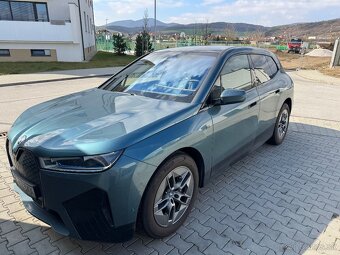 Predám BMW IX M60 - 3