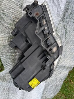 Predne svetlo vw touran - 3