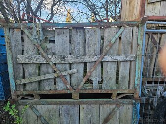 Bedne,skriňa z avie - 3