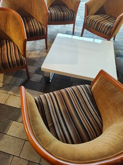 Drevené čalúnené kreslá a stolík - REZERVOVANÉ - 3