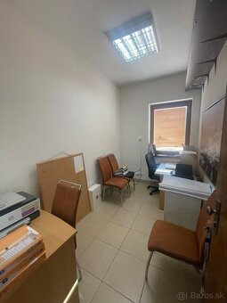 Kancelária / priestor v centre Malaciek na prenájom. - 3