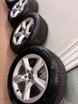 Audi Q7 255/55/R19 - 3