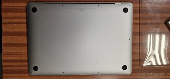 MacBook Air 13" M1 (2020), 8 G  256 GB - 3