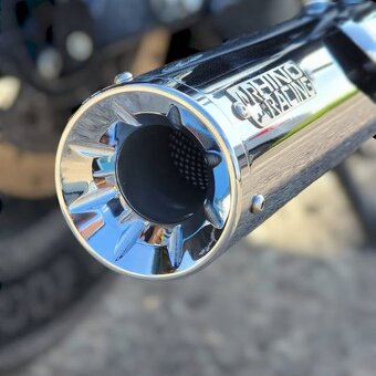Royal Enfield Super Meteor 650 Rhino Racing výfuky - 3