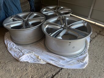 5x112 r21 Audi s8 - 3