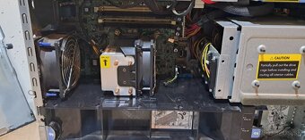 Predám HP Proliant ML110 G7 server - 3