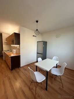 Prenájom slnečného 2-izbového bytu v Michalovciach - 3