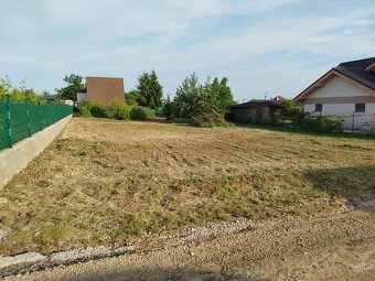Váš domov čaká XL stavebný pozemok 1018 m2 v Golianove - 3