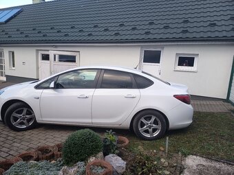 Opel Astra J SEDAN , benzín+ LPG - 3