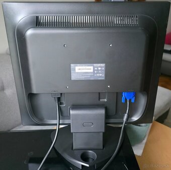Monitor 17" Hyundai X73S s repro, plne funkčný - 3