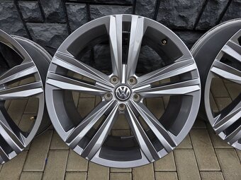5x112 R19 VW Sebring Touareg Rline - 3