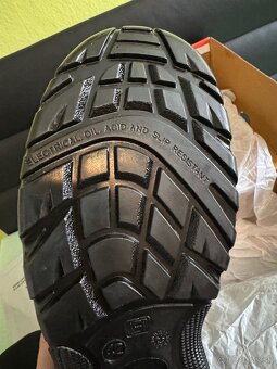 Nova Pracovna obuv UVEX- HECKEL S1 - 3