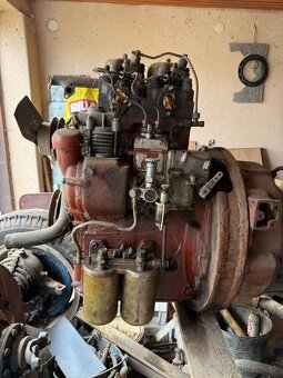 Predám motor Zetor (2-valec) s prevodovkou a prídavnou prevo - 3
