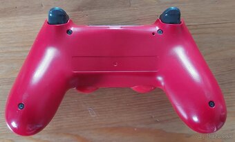 Sony Dualshock ovladac Red - PS4 - 3