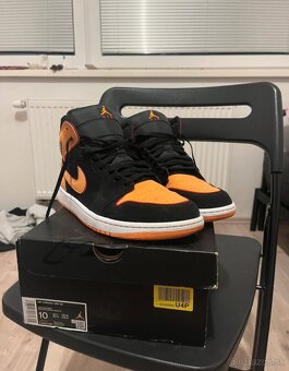 Air Jordan – veľkosť 44 – Black/Vivid Orange - 3