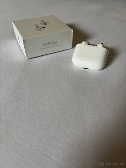 AirPods 4 - 3