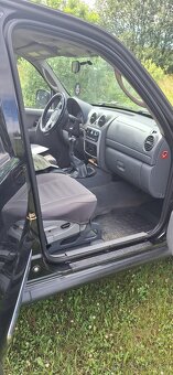 JEEP CHEROKEE KJ - 3
