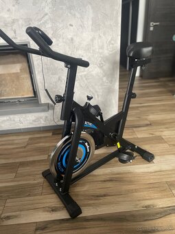 Spinningový bicykel REBEL RBA-1008 - 3