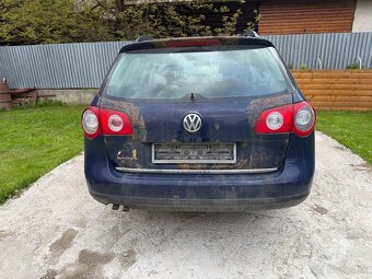 VOLKSWAGEN PASSAT r. 2005 - 3