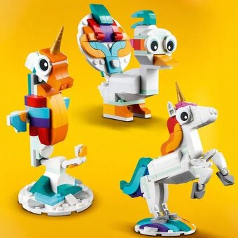 LEGO Creator 31140 Kúzelný jednorožec 3v1 - 3