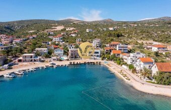 FOR SALE NA PREDAJ exkluzívna vila pri mori, priamo na plá - 3