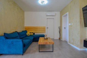 Novostav. rodinný dom s veľkým pozemkom,terasou a zariadením - 3