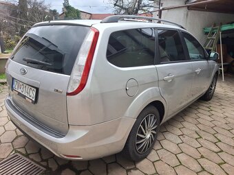 Predám Ford focus - 3