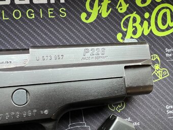 Predám Sig Sauer P226 - 3