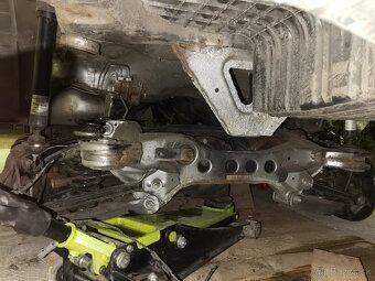 E91/M47 120kw Predfacelift zadná náprava komplet. - 3