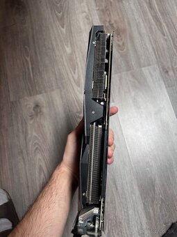 Asus ROG STRIX-GTX1080-8G-GAMING - 3