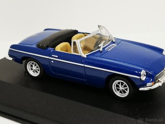 Predám kovový zberateľský model autíčka MG B Cabrio - 3