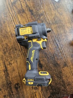 Dewalt - 3