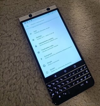 BlackBerry KeyOne Android OS - 3