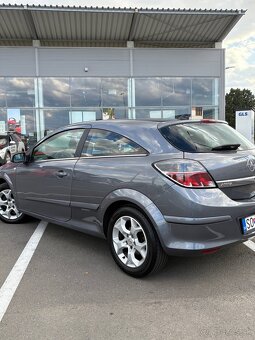 Opel Astra H GTC - 3