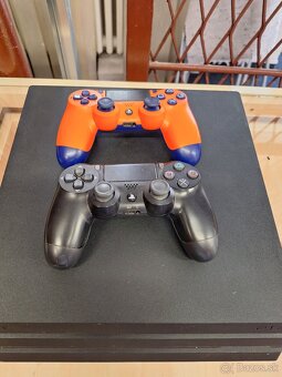 Playstation 4 Pro 1TB + 2 ks ovládače - 3