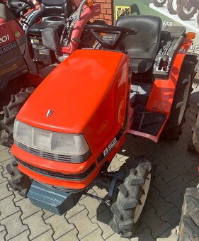 Malotraktor Kubota B-52, traktor 4x4 - 3