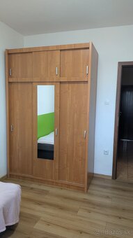 Samostatná, nepriechodná izba pre študetku - 3