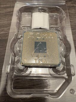 AMD Ryzen 5 2600x s chladičom - 3