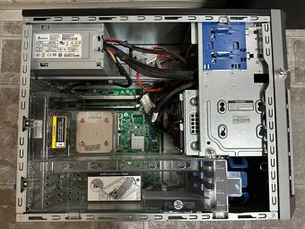 HP ProLiant ML310e Gen8 v2 Server Tower - 3