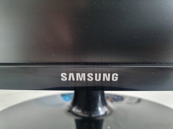Samsung S24D300H - 3