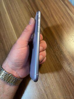 iPhone 11 Lila 64GB - 3