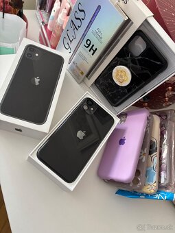 iPhone 11 black - 3