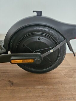 Elektrická kolobežka Ninebot Kickscooter F2 - 3