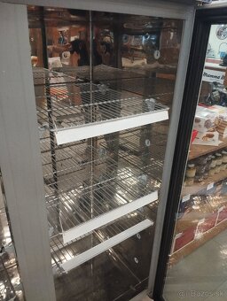 Profesionálna vitrínová mraznička 1400lt - 3