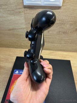 PlayStation 4 (PS4) - 3