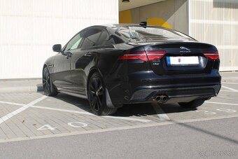 Jaguar XE 2.0D I4 R-Dyn SE AWD AT - 3
