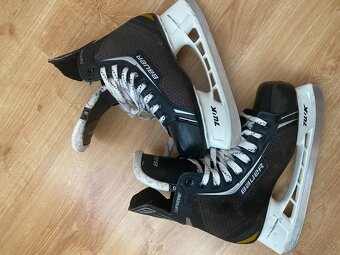 Korčule BAUER SUPREME ONE.4 - 3