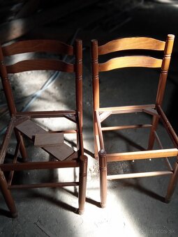 Rôzne staré stoličky a kreslá - 3